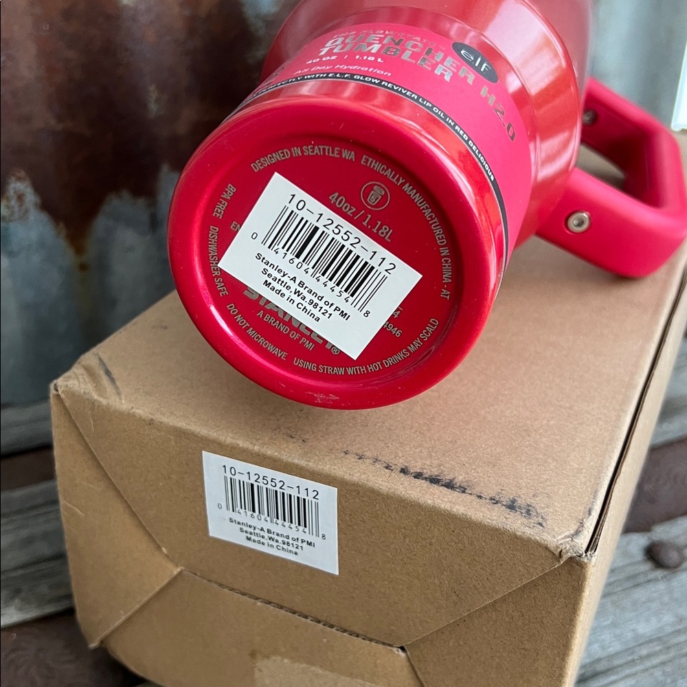 Stanley 40oz Red Delicious Tumbler Stanley and Elf Cosmetics Exclusively - NWT - Picture 10 of 16